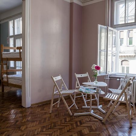 Roommates Hostel Белград Экстерьер фото
