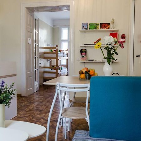 Roommates Hostel Белград Экстерьер фото