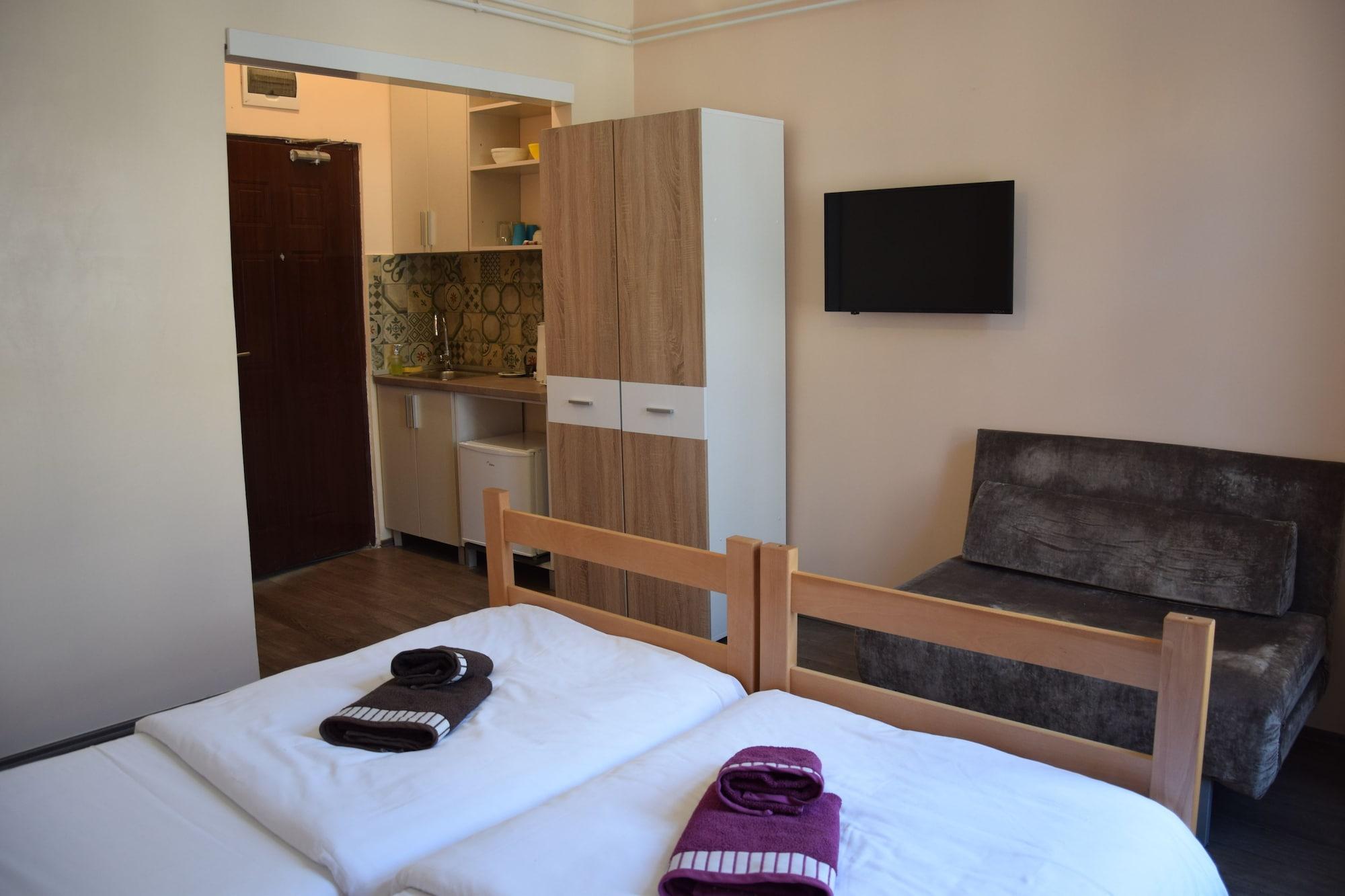 Roommates Hostel Белград Экстерьер фото