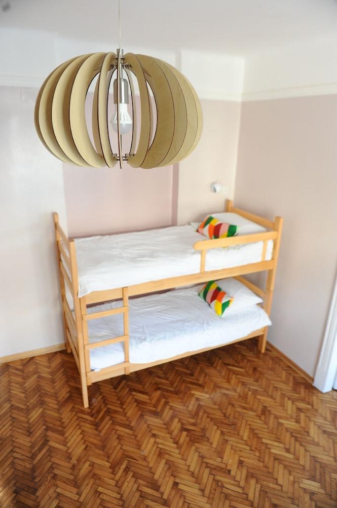 Roommates Hostel Белград Экстерьер фото