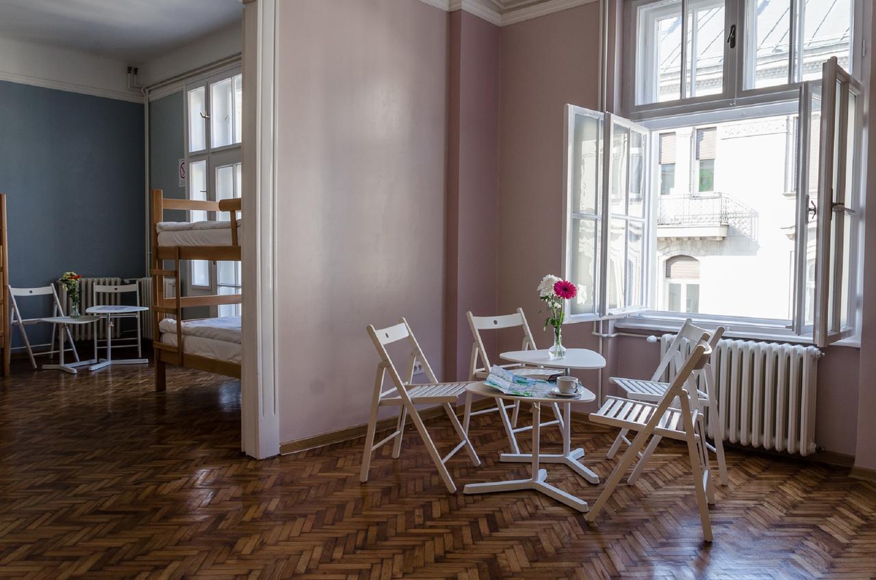 Roommates Hostel Белград Экстерьер фото