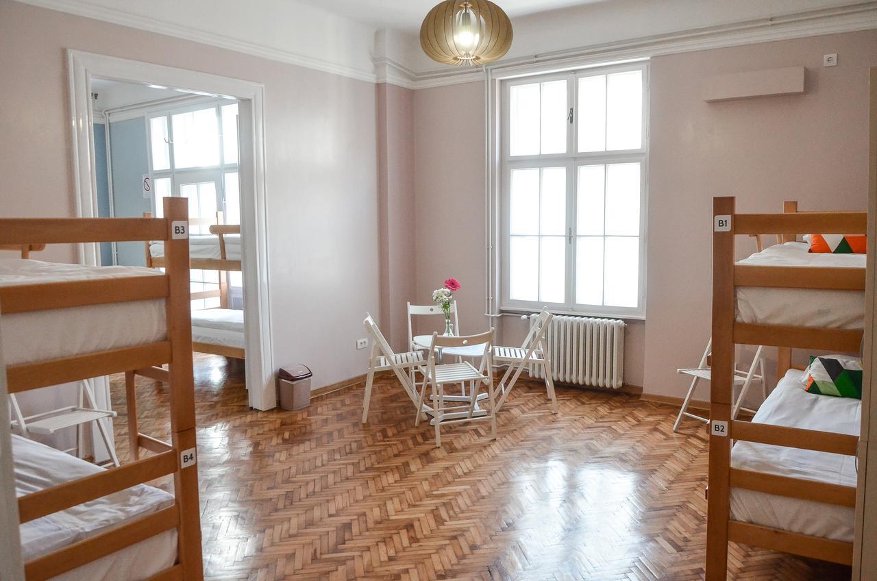 Roommates Hostel Белград Экстерьер фото