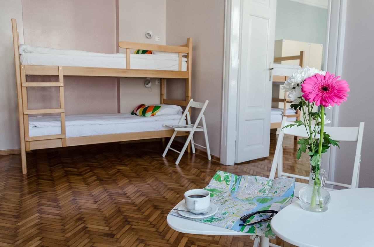 Roommates Hostel Белград Экстерьер фото