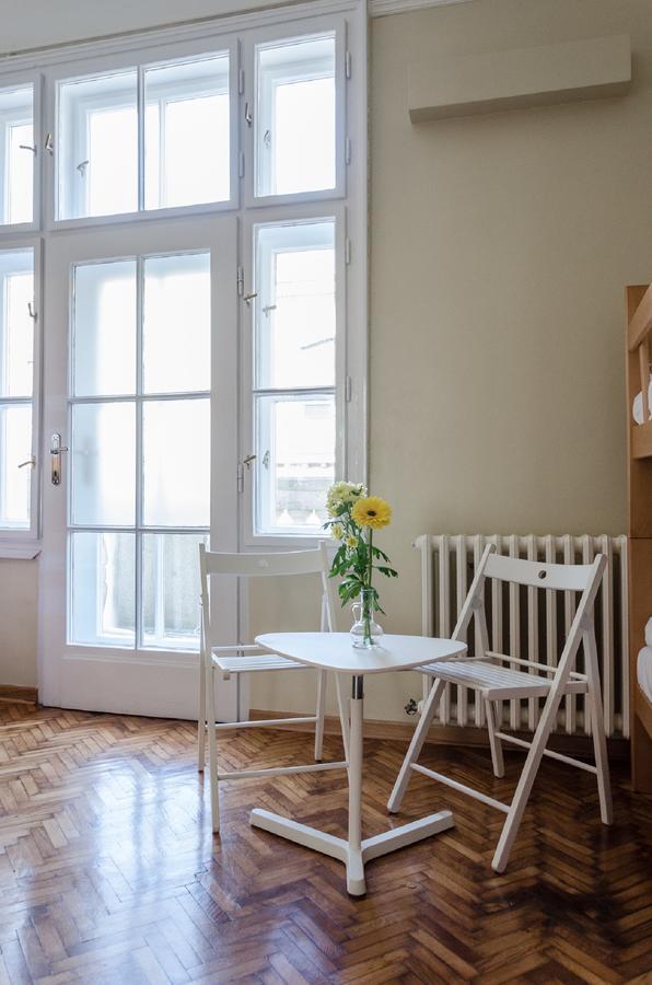 Roommates Hostel Белград Экстерьер фото