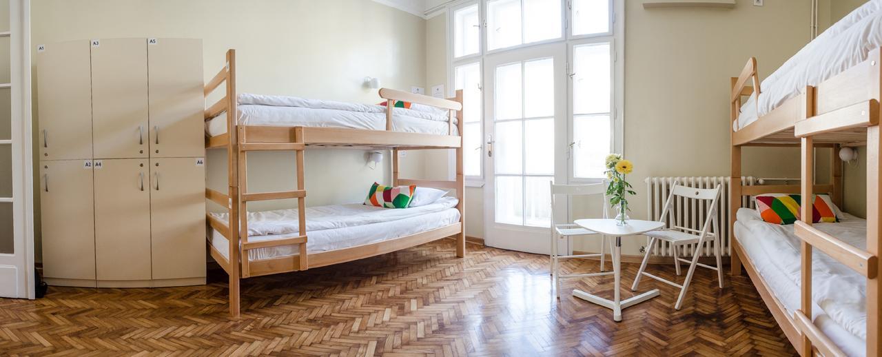 Roommates Hostel Белград Экстерьер фото