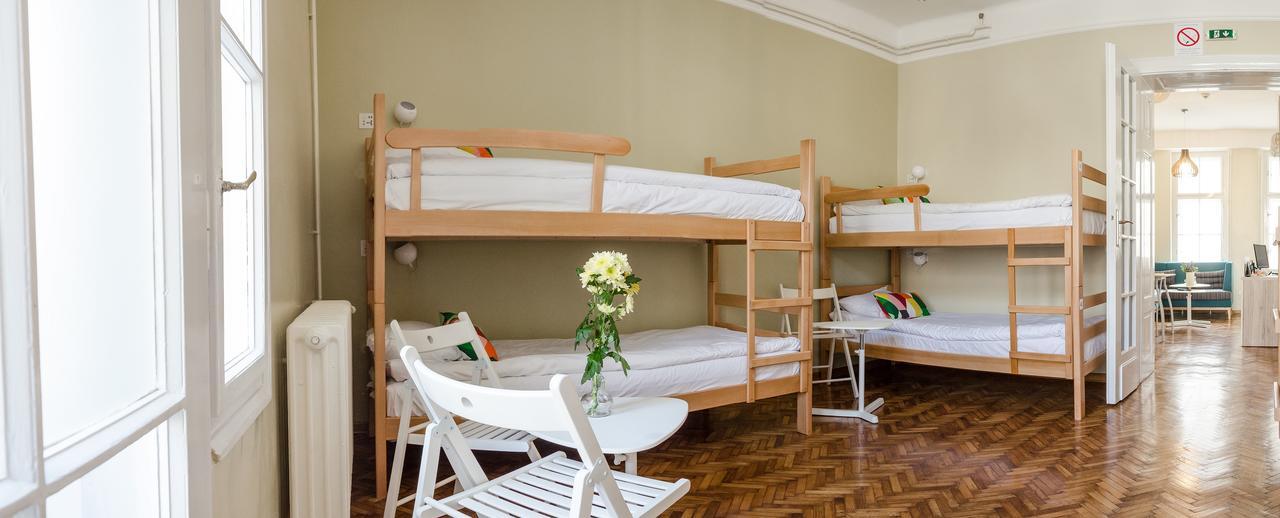 Roommates Hostel Белград Экстерьер фото